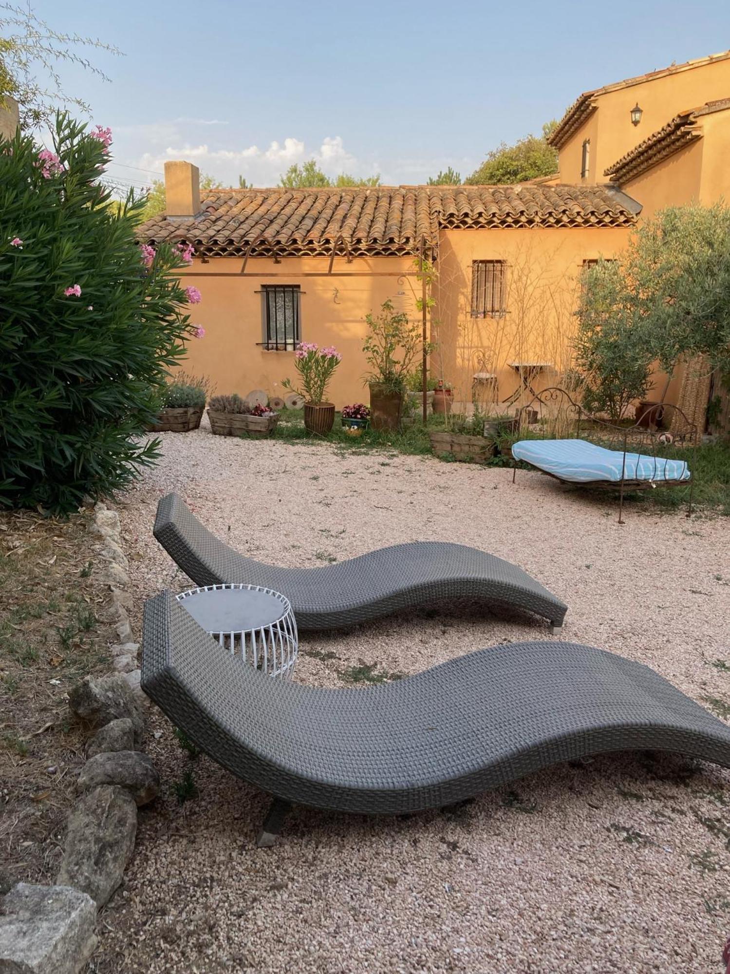 La Petite Garrigue Villa Merindol Exterior photo