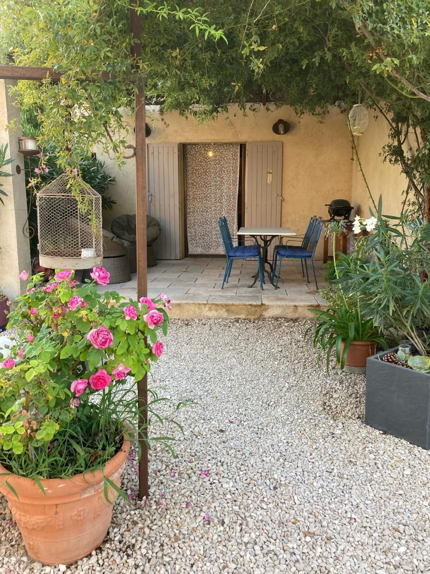 La Petite Garrigue Villa Merindol Exterior photo